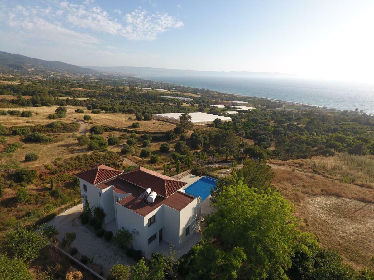 Martika Luxury Villa Agia Marina  Buitenkant foto