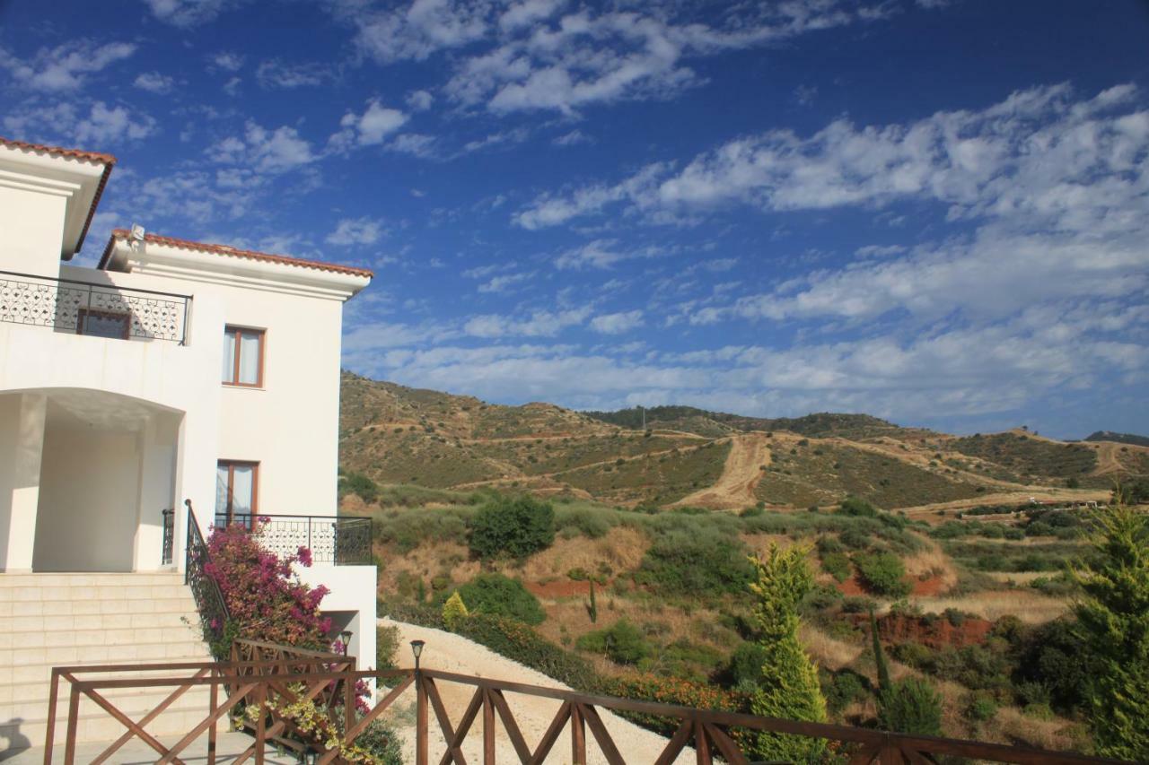 Martika Luxury Villa Agia Marina  Buitenkant foto