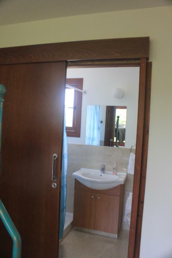 Martika Luxury Villa Agia Marina  Buitenkant foto