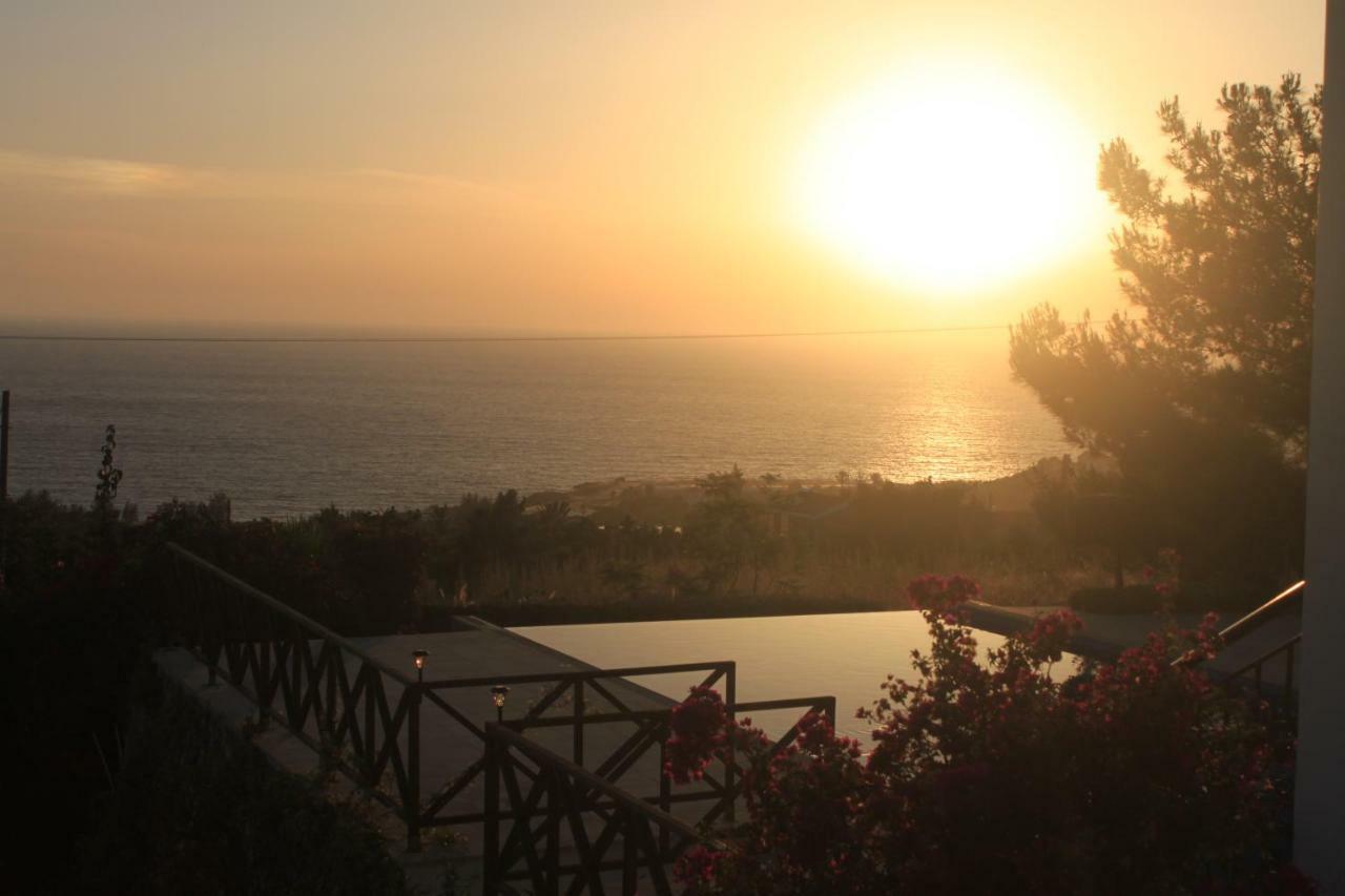 Martika Luxury Villa Agia Marina  Buitenkant foto